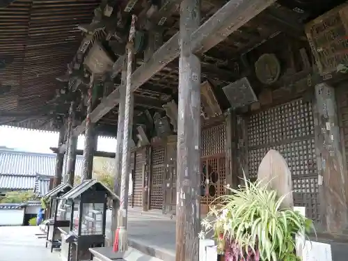 穴太寺の本殿・本堂