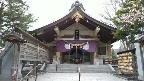 彌彦神社　(伊夜日子神社)の本殿・本堂