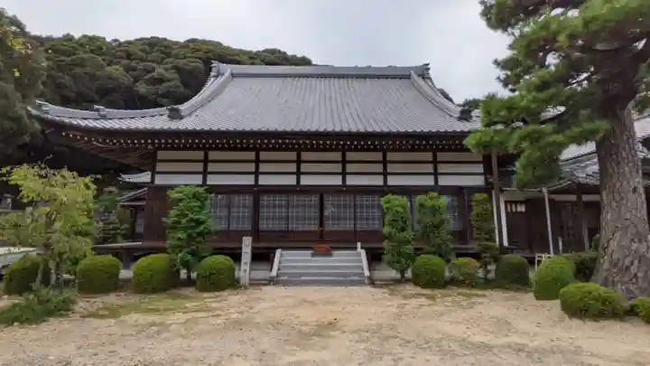 華蔵寺の本殿・本堂