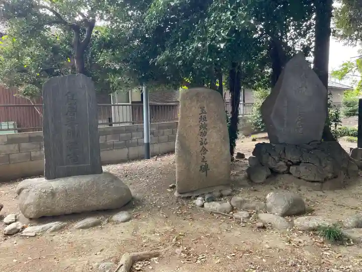 諏訪大神社 の{uncategorized: "未分類", other: "その他", undefined: "問題あり", building: "その他建物", grave: "お墓", sacred_gate: "鳥居", guardian: "狛犬", statue: "像", buddha: "仏像", history: "歴史", nature: "自然", garden: "庭園", animal: "動物", pagoda: "塔", temizu: "手水舎", mountain_gate: "山門・神門", sanctuary: "本殿・本堂", subordinate: "末社・摂社", art: "芸術", scenery: "景色", jizo: "地蔵", ema: "絵馬", goshuin: "御朱印", omikuji: "おみくじ", items: "授与品その他", amulet: "お守り", goshuincho: "御朱印帳", eats: "食事", festival: "お祭り", votive_dance: "神楽", shichigosan: "七五三参", wedding: "結婚式", experience: "体験その他", initially: "初詣", around: "周辺", anti_infection: "感染症対策"}