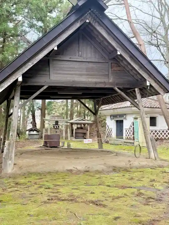 鏑八幡神社の{uncategorized: "未分類", other: "その他", undefined: "問題あり", building: "その他建物", grave: "お墓", sacred_gate: "鳥居", guardian: "狛犬", statue: "像", buddha: "仏像", history: "歴史", nature: "自然", garden: "庭園", animal: "動物", pagoda: "塔", temizu: "手水舎", mountain_gate: "山門・神門", sanctuary: "本殿・本堂", subordinate: "末社・摂社", art: "芸術", scenery: "景色", jizo: "地蔵", ema: "絵馬", goshuin: "御朱印", omikuji: "おみくじ", items: "授与品その他", amulet: "お守り", goshuincho: "御朱印帳", eats: "食事", festival: "お祭り", votive_dance: "神楽", shichigosan: "七五三参", wedding: "結婚式", experience: "体験その他", initially: "初詣", around: "周辺", anti_infection: "感染症対策"}