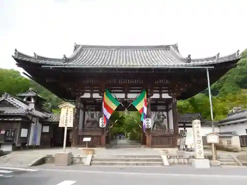 石山寺の山門