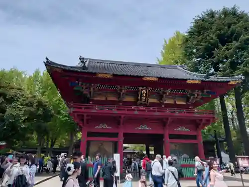 根津神社の{uncategorized: "未分類", other: "その他", undefined: "問題あり", building: "その他建物", grave: "お墓", sacred_gate: "鳥居", guardian: "狛犬", statue: "像", buddha: "仏像", history: "歴史", nature: "自然", garden: "庭園", animal: "動物", pagoda: "塔", temizu: "手水舎", mountain_gate: "山門・神門", sanctuary: "本殿・本堂", subordinate: "末社・摂社", art: "芸術", scenery: "景色", jizo: "地蔵", ema: "絵馬", goshuin: "御朱印", omikuji: "おみくじ", items: "授与品その他", amulet: "お守り", goshuincho: "御朱印帳", eats: "食事", festival: "お祭り", votive_dance: "神楽", shichigosan: "七五三参", wedding: "結婚式", experience: "体験その他", initially: "初詣", around: "周辺", anti_infection: "感染症対策"}