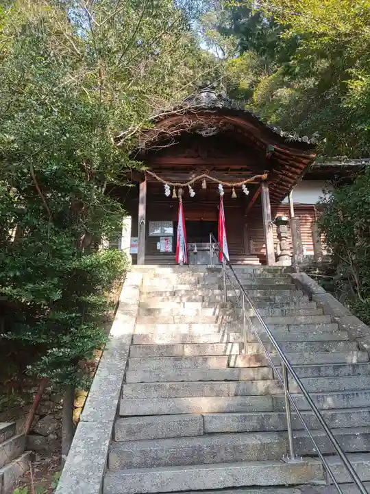 伊勢部柿本神社の本殿・本堂