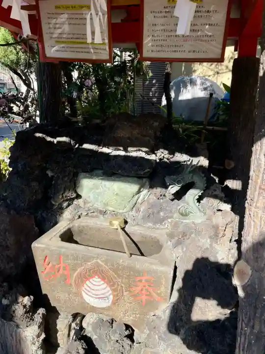 於玉稲荷神社の{uncategorized: "未分類", other: "その他", undefined: "問題あり", building: "その他建物", grave: "お墓", sacred_gate: "鳥居", guardian: "狛犬", statue: "像", buddha: "仏像", history: "歴史", nature: "自然", garden: "庭園", animal: "動物", pagoda: "塔", temizu: "手水舎", mountain_gate: "山門・神門", sanctuary: "本殿・本堂", subordinate: "末社・摂社", art: "芸術", scenery: "景色", jizo: "地蔵", ema: "絵馬", goshuin: "御朱印", omikuji: "おみくじ", items: "授与品その他", amulet: "お守り", goshuincho: "御朱印帳", eats: "食事", festival: "お祭り", votive_dance: "神楽", shichigosan: "七五三参", wedding: "結婚式", experience: "体験その他", initially: "初詣", around: "周辺", anti_infection: "感染症対策"}