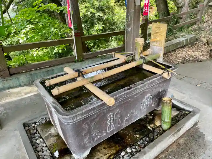 唐澤山神社の手水舎