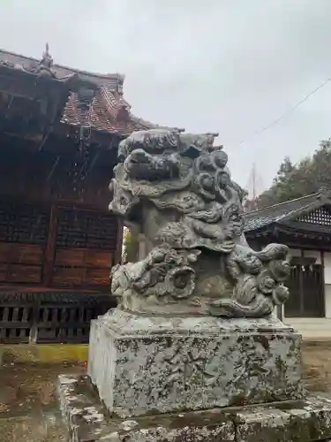 神炊館神社の狛犬