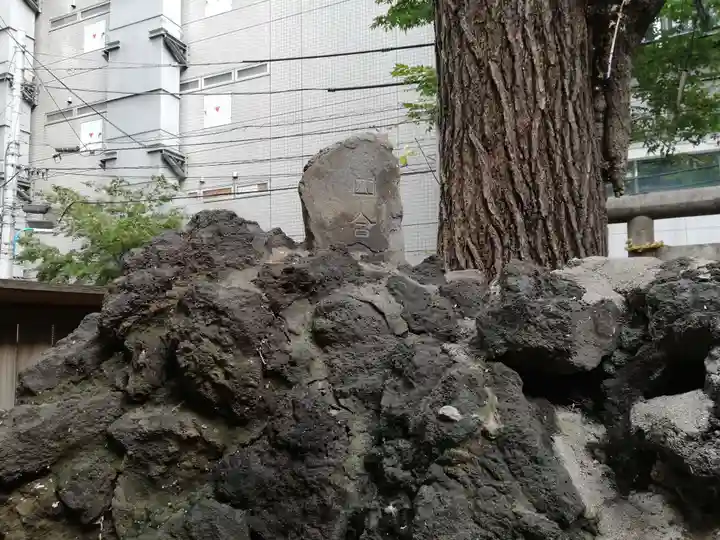 稲荷鬼王神社の末社・摂社