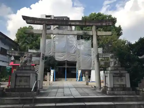 三輪神社の鳥居