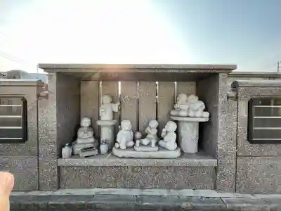 光永寺の{uncategorized: "未分類", other: "その他", undefined: "問題あり", building: "その他建物", grave: "お墓", sacred_gate: "鳥居", guardian: "狛犬", statue: "像", buddha: "仏像", history: "歴史", nature: "自然", garden: "庭園", animal: "動物", pagoda: "塔", temizu: "手水舎", mountain_gate: "山門・神門", sanctuary: "本殿・本堂", subordinate: "末社・摂社", art: "芸術", scenery: "景色", jizo: "地蔵", ema: "絵馬", goshuin: "御朱印", omikuji: "おみくじ", items: "授与品その他", amulet: "お守り", goshuincho: "御朱印帳", eats: "食事", festival: "お祭り", votive_dance: "神楽", shichigosan: "七五三参", wedding: "結婚式", experience: "体験その他", initially: "初詣", around: "周辺", anti_infection: "感染症対策"}