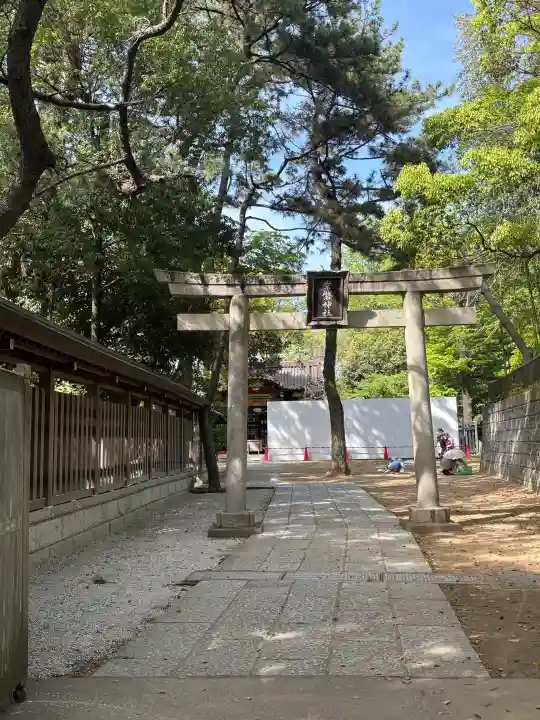 意富比神社の{uncategorized: "未分類", other: "その他", undefined: "問題あり", building: "その他建物", grave: "お墓", sacred_gate: "鳥居", guardian: "狛犬", statue: "像", buddha: "仏像", history: "歴史", nature: "自然", garden: "庭園", animal: "動物", pagoda: "塔", temizu: "手水舎", mountain_gate: "山門・神門", sanctuary: "本殿・本堂", subordinate: "末社・摂社", art: "芸術", scenery: "景色", jizo: "地蔵", ema: "絵馬", goshuin: "御朱印", omikuji: "おみくじ", items: "授与品その他", amulet: "お守り", goshuincho: "御朱印帳", eats: "食事", festival: "お祭り", votive_dance: "神楽", shichigosan: "七五三参", wedding: "結婚式", experience: "体験その他", initially: "初詣", around: "周辺", anti_infection: "感染症対策"}
