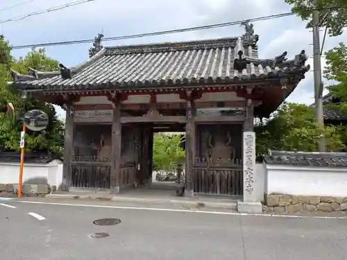 穴太寺の山門・神門