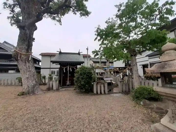 太田八幡宮の{uncategorized: "未分類", other: "その他", undefined: "問題あり", building: "その他建物", grave: "お墓", sacred_gate: "鳥居", guardian: "狛犬", statue: "像", buddha: "仏像", history: "歴史", nature: "自然", garden: "庭園", animal: "動物", pagoda: "塔", temizu: "手水舎", mountain_gate: "山門・神門", sanctuary: "本殿・本堂", subordinate: "末社・摂社", art: "芸術", scenery: "景色", jizo: "地蔵", ema: "絵馬", goshuin: "御朱印", omikuji: "おみくじ", items: "授与品その他", amulet: "お守り", goshuincho: "御朱印帳", eats: "食事", festival: "お祭り", votive_dance: "神楽", shichigosan: "七五三参", wedding: "結婚式", experience: "体験その他", initially: "初詣", around: "周辺", anti_infection: "感染症対策"}