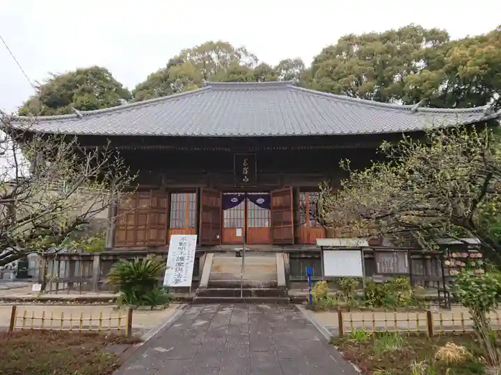 甲山寺の本殿・本堂