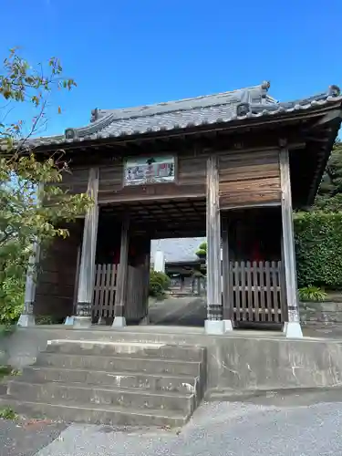 福満寺の山門