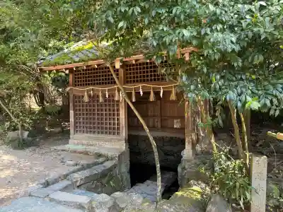 宇治上神社の{uncategorized: "未分類", other: "その他", undefined: "問題あり", building: "その他建物", grave: "お墓", sacred_gate: "鳥居", guardian: "狛犬", statue: "像", buddha: "仏像", history: "歴史", nature: "自然", garden: "庭園", animal: "動物", pagoda: "塔", temizu: "手水舎", mountain_gate: "山門・神門", sanctuary: "本殿・本堂", subordinate: "末社・摂社", art: "芸術", scenery: "景色", jizo: "地蔵", ema: "絵馬", goshuin: "御朱印", omikuji: "おみくじ", items: "授与品その他", amulet: "お守り", goshuincho: "御朱印帳", eats: "食事", festival: "お祭り", votive_dance: "神楽", shichigosan: "七五三参", wedding: "結婚式", experience: "体験その他", initially: "初詣", around: "周辺", anti_infection: "感染症対策"}