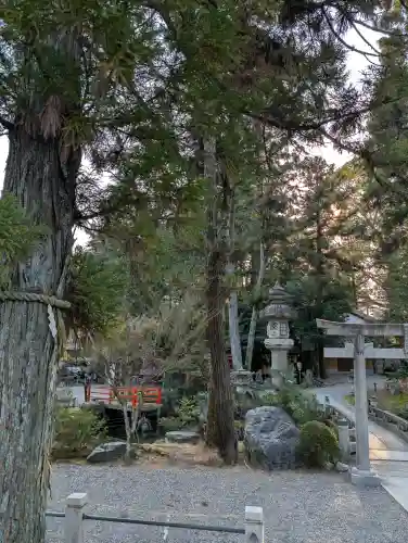 建部大社の{uncategorized: "未分類", other: "その他", undefined: "問題あり", building: "その他建物", grave: "お墓", sacred_gate: "鳥居", guardian: "狛犬", statue: "像", buddha: "仏像", history: "歴史", nature: "自然", garden: "庭園", animal: "動物", pagoda: "塔", temizu: "手水舎", mountain_gate: "山門・神門", sanctuary: "本殿・本堂", subordinate: "末社・摂社", art: "芸術", scenery: "景色", jizo: "地蔵", ema: "絵馬", goshuin: "御朱印", omikuji: "おみくじ", items: "授与品その他", amulet: "お守り", goshuincho: "御朱印帳", eats: "食事", festival: "お祭り", votive_dance: "神楽", shichigosan: "七五三参", wedding: "結婚式", experience: "体験その他", initially: "初詣", around: "周辺", anti_infection: "感染症対策"}