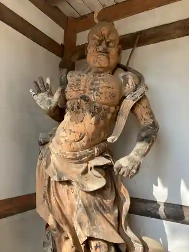 宝積寺の像