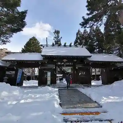 琴似神社の山門・神門