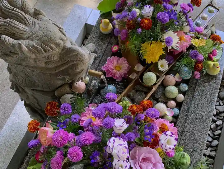 滑川神社 - 仕事と子どもの守り神の手水舎