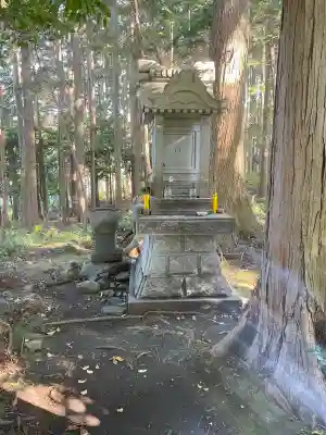 龍爪神社の{uncategorized: "未分類", other: "その他", undefined: "問題あり", building: "その他建物", grave: "お墓", sacred_gate: "鳥居", guardian: "狛犬", statue: "像", buddha: "仏像", history: "歴史", nature: "自然", garden: "庭園", animal: "動物", pagoda: "塔", temizu: "手水舎", mountain_gate: "山門・神門", sanctuary: "本殿・本堂", subordinate: "末社・摂社", art: "芸術", scenery: "景色", jizo: "地蔵", ema: "絵馬", goshuin: "御朱印", omikuji: "おみくじ", items: "授与品その他", amulet: "お守り", goshuincho: "御朱印帳", eats: "食事", festival: "お祭り", votive_dance: "神楽", shichigosan: "七五三参", wedding: "結婚式", experience: "体験その他", initially: "初詣", around: "周辺", anti_infection: "感染症対策"}