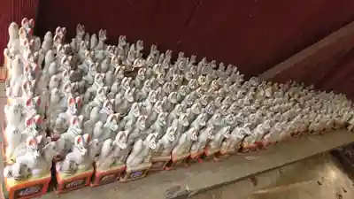 菅東山出世稲荷神社の狛犬