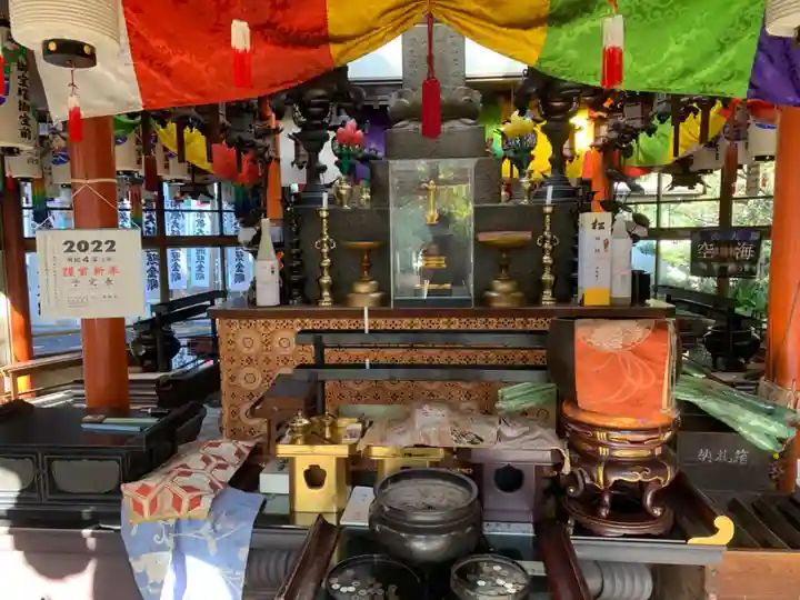 弥勒寺の本殿・本堂