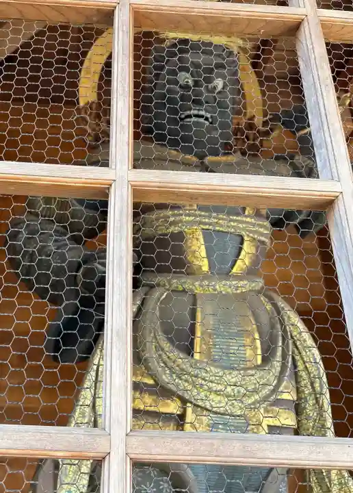 淺間神社(忍野八海)の{uncategorized: "未分類", other: "その他", undefined: "問題あり", building: "その他建物", grave: "お墓", sacred_gate: "鳥居", guardian: "狛犬", statue: "像", buddha: "仏像", history: "歴史", nature: "自然", garden: "庭園", animal: "動物", pagoda: "塔", temizu: "手水舎", mountain_gate: "山門・神門", sanctuary: "本殿・本堂", subordinate: "末社・摂社", art: "芸術", scenery: "景色", jizo: "地蔵", ema: "絵馬", goshuin: "御朱印", omikuji: "おみくじ", items: "授与品その他", amulet: "お守り", goshuincho: "御朱印帳", eats: "食事", festival: "お祭り", votive_dance: "神楽", shichigosan: "七五三参", wedding: "結婚式", experience: "体験その他", initially: "初詣", around: "周辺", anti_infection: "感染症対策"}