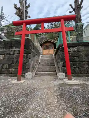 根岸町王子稲荷社の{uncategorized: "未分類", other: "その他", undefined: "問題あり", building: "その他建物", grave: "お墓", sacred_gate: "鳥居", guardian: "狛犬", statue: "像", buddha: "仏像", history: "歴史", nature: "自然", garden: "庭園", animal: "動物", pagoda: "塔", temizu: "手水舎", mountain_gate: "山門・神門", sanctuary: "本殿・本堂", subordinate: "末社・摂社", art: "芸術", scenery: "景色", jizo: "地蔵", ema: "絵馬", goshuin: "御朱印", omikuji: "おみくじ", items: "授与品その他", amulet: "お守り", goshuincho: "御朱印帳", eats: "食事", festival: "お祭り", votive_dance: "神楽", shichigosan: "七五三参", wedding: "結婚式", experience: "体験その他", initially: "初詣", around: "周辺", anti_infection: "感染症対策"}