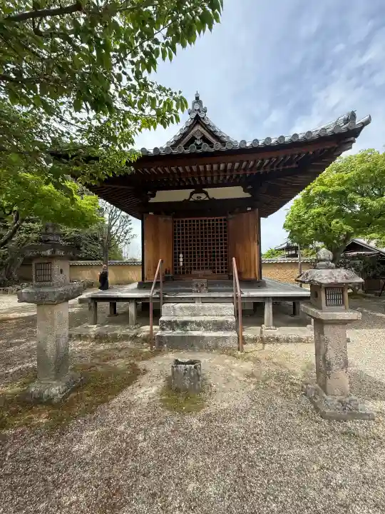 新薬師寺の{uncategorized: "未分類", other: "その他", undefined: "問題あり", building: "その他建物", grave: "お墓", sacred_gate: "鳥居", guardian: "狛犬", statue: "像", buddha: "仏像", history: "歴史", nature: "自然", garden: "庭園", animal: "動物", pagoda: "塔", temizu: "手水舎", mountain_gate: "山門・神門", sanctuary: "本殿・本堂", subordinate: "末社・摂社", art: "芸術", scenery: "景色", jizo: "地蔵", ema: "絵馬", goshuin: "御朱印", omikuji: "おみくじ", items: "授与品その他", amulet: "お守り", goshuincho: "御朱印帳", eats: "食事", festival: "お祭り", votive_dance: "神楽", shichigosan: "七五三参", wedding: "結婚式", experience: "体験その他", initially: "初詣", around: "周辺", anti_infection: "感染症対策"}