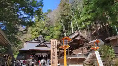 新倉富士浅間神社の本殿・本堂