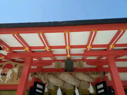 熊野速玉大社の{uncategorized: "未分類", other: "その他", undefined: "問題あり", building: "その他建物", grave: "お墓", sacred_gate: "鳥居", guardian: "狛犬", statue: "像", buddha: "仏像", history: "歴史", nature: "自然", garden: "庭園", animal: "動物", pagoda: "塔", temizu: "手水舎", mountain_gate: "山門・神門", sanctuary: "本殿・本堂", subordinate: "末社・摂社", art: "芸術", scenery: "景色", jizo: "地蔵", ema: "絵馬", goshuin: "御朱印", omikuji: "おみくじ", items: "授与品その他", amulet: "お守り", goshuincho: "御朱印帳", eats: "食事", festival: "お祭り", votive_dance: "神楽", shichigosan: "七五三参", wedding: "結婚式", experience: "体験その他", initially: "初詣", around: "周辺", anti_infection: "感染症対策"}