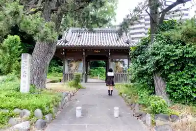弥勒寺の山門・神門