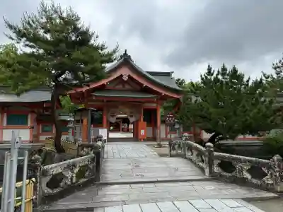 風浪宮の{uncategorized: "未分類", other: "その他", undefined: "問題あり", building: "その他建物", grave: "お墓", sacred_gate: "鳥居", guardian: "狛犬", statue: "像", buddha: "仏像", history: "歴史", nature: "自然", garden: "庭園", animal: "動物", pagoda: "塔", temizu: "手水舎", mountain_gate: "山門・神門", sanctuary: "本殿・本堂", subordinate: "末社・摂社", art: "芸術", scenery: "景色", jizo: "地蔵", ema: "絵馬", goshuin: "御朱印", omikuji: "おみくじ", items: "授与品その他", amulet: "お守り", goshuincho: "御朱印帳", eats: "食事", festival: "お祭り", votive_dance: "神楽", shichigosan: "七五三参", wedding: "結婚式", experience: "体験その他", initially: "初詣", around: "周辺", anti_infection: "感染症対策"}