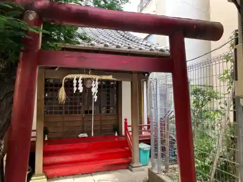 徳永稲荷大明神の{uncategorized: "未分類", other: "その他", undefined: "問題あり", building: "その他建物", grave: "お墓", sacred_gate: "鳥居", guardian: "狛犬", statue: "像", buddha: "仏像", history: "歴史", nature: "自然", garden: "庭園", animal: "動物", pagoda: "塔", temizu: "手水舎", mountain_gate: "山門・神門", sanctuary: "本殿・本堂", subordinate: "末社・摂社", art: "芸術", scenery: "景色", jizo: "地蔵", ema: "絵馬", goshuin: "御朱印", omikuji: "おみくじ", items: "授与品その他", amulet: "お守り", goshuincho: "御朱印帳", eats: "食事", festival: "お祭り", votive_dance: "神楽", shichigosan: "七五三参", wedding: "結婚式", experience: "体験その他", initially: "初詣", around: "周辺", anti_infection: "感染症対策"}