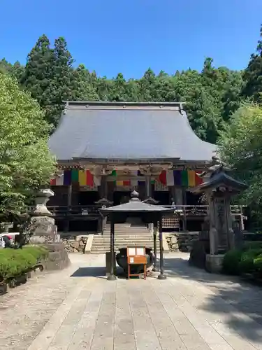 宝珠山 立石寺の本殿