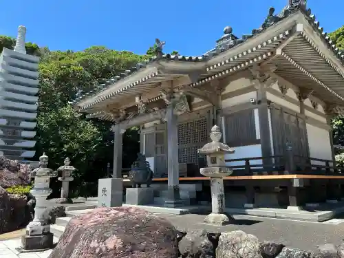 金剛福寺の{uncategorized: "未分類", other: "その他", undefined: "問題あり", building: "その他建物", grave: "お墓", sacred_gate: "鳥居", guardian: "狛犬", statue: "像", buddha: "仏像", history: "歴史", nature: "自然", garden: "庭園", animal: "動物", pagoda: "塔", temizu: "手水舎", mountain_gate: "山門・神門", sanctuary: "本殿・本堂", subordinate: "末社・摂社", art: "芸術", scenery: "景色", jizo: "地蔵", ema: "絵馬", goshuin: "御朱印", omikuji: "おみくじ", items: "授与品その他", amulet: "お守り", goshuincho: "御朱印帳", eats: "食事", festival: "お祭り", votive_dance: "神楽", shichigosan: "七五三参", wedding: "結婚式", experience: "体験その他", initially: "初詣", around: "周辺", anti_infection: "感染症対策"}