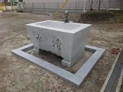 神明社の手水舎