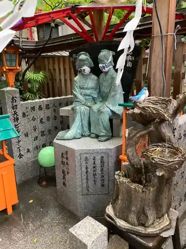 露天神社（お初天神）の像