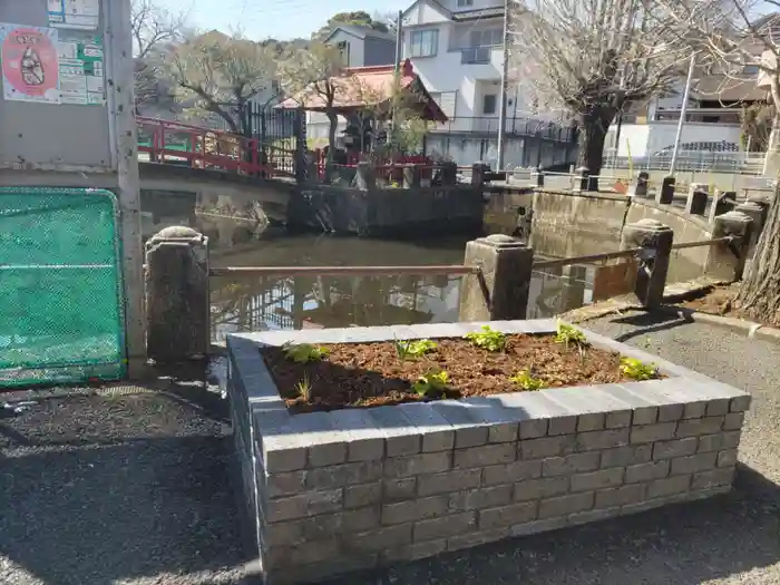 寺谷弁才天の建物その他