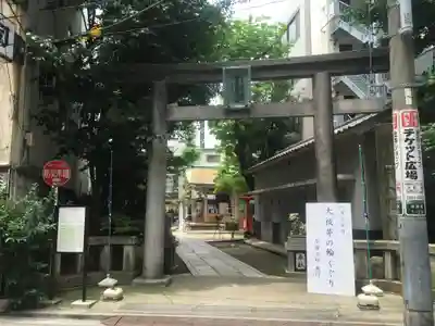 銀杏岡八幡神社の鳥居
