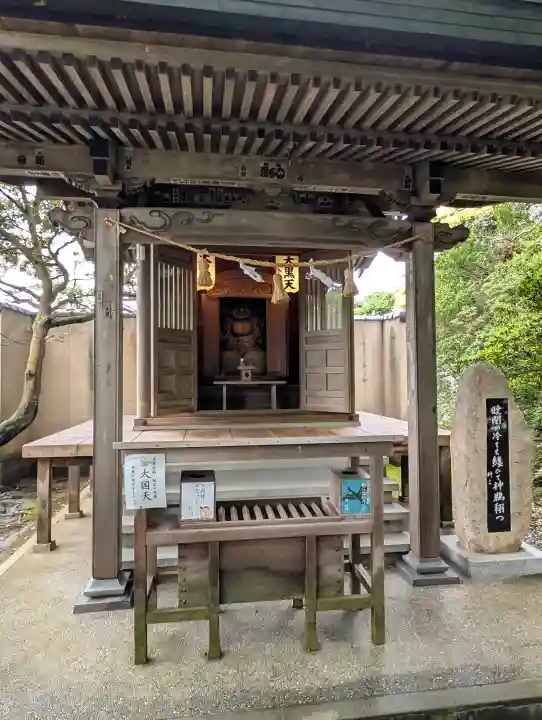 氣多大社の{uncategorized: "未分類", other: "その他", undefined: "問題あり", building: "その他建物", grave: "お墓", sacred_gate: "鳥居", guardian: "狛犬", statue: "像", buddha: "仏像", history: "歴史", nature: "自然", garden: "庭園", animal: "動物", pagoda: "塔", temizu: "手水舎", mountain_gate: "山門・神門", sanctuary: "本殿・本堂", subordinate: "末社・摂社", art: "芸術", scenery: "景色", jizo: "地蔵", ema: "絵馬", goshuin: "御朱印", omikuji: "おみくじ", items: "授与品その他", amulet: "お守り", goshuincho: "御朱印帳", eats: "食事", festival: "お祭り", votive_dance: "神楽", shichigosan: "七五三参", wedding: "結婚式", experience: "体験その他", initially: "初詣", around: "周辺", anti_infection: "感染症対策"}