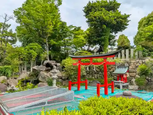 難波大社　生國魂神社の{uncategorized: "未分類", other: "その他", undefined: "問題あり", building: "その他建物", grave: "お墓", sacred_gate: "鳥居", guardian: "狛犬", statue: "像", buddha: "仏像", history: "歴史", nature: "自然", garden: "庭園", animal: "動物", pagoda: "塔", temizu: "手水舎", mountain_gate: "山門・神門", sanctuary: "本殿・本堂", subordinate: "末社・摂社", art: "芸術", scenery: "景色", jizo: "地蔵", ema: "絵馬", goshuin: "御朱印", omikuji: "おみくじ", items: "授与品その他", amulet: "お守り", goshuincho: "御朱印帳", eats: "食事", festival: "お祭り", votive_dance: "神楽", shichigosan: "七五三参", wedding: "結婚式", experience: "体験その他", initially: "初詣", around: "周辺", anti_infection: "感染症対策"}
