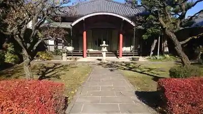 栖岸院の本殿・本堂