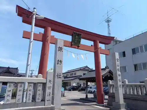 諏訪社の鳥居