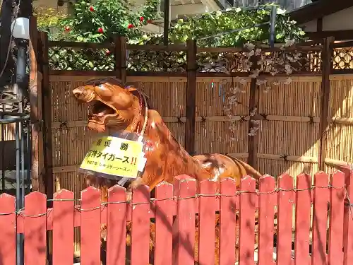 露天神社（お初天神）の{uncategorized: "未分類", other: "その他", undefined: "問題あり", building: "その他建物", grave: "お墓", sacred_gate: "鳥居", guardian: "狛犬", statue: "像", buddha: "仏像", history: "歴史", nature: "自然", garden: "庭園", animal: "動物", pagoda: "塔", temizu: "手水舎", mountain_gate: "山門・神門", sanctuary: "本殿・本堂", subordinate: "末社・摂社", art: "芸術", scenery: "景色", jizo: "地蔵", ema: "絵馬", goshuin: "御朱印", omikuji: "おみくじ", items: "授与品その他", amulet: "お守り", goshuincho: "御朱印帳", eats: "食事", festival: "お祭り", votive_dance: "神楽", shichigosan: "七五三参", wedding: "結婚式", experience: "体験その他", initially: "初詣", around: "周辺", anti_infection: "感染症対策"}