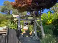 横浜御嶽神社の鳥居