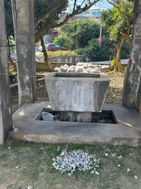 大主神社の{uncategorized: "未分類", other: "その他", undefined: "問題あり", building: "その他建物", grave: "お墓", sacred_gate: "鳥居", guardian: "狛犬", statue: "像", buddha: "仏像", history: "歴史", nature: "自然", garden: "庭園", animal: "動物", pagoda: "塔", temizu: "手水舎", mountain_gate: "山門・神門", sanctuary: "本殿・本堂", subordinate: "末社・摂社", art: "芸術", scenery: "景色", jizo: "地蔵", ema: "絵馬", goshuin: "御朱印", omikuji: "おみくじ", items: "授与品その他", amulet: "お守り", goshuincho: "御朱印帳", eats: "食事", festival: "お祭り", votive_dance: "神楽", shichigosan: "七五三参", wedding: "結婚式", experience: "体験その他", initially: "初詣", around: "周辺", anti_infection: "感染症対策"}