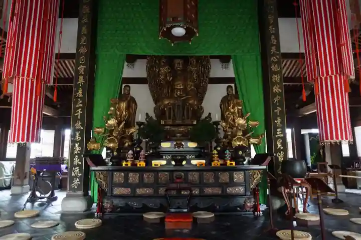 萬福寺の本殿・本堂