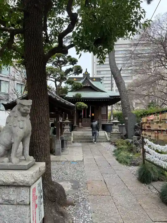 廣尾稲荷神社の{uncategorized: "未分類", other: "その他", undefined: "問題あり", building: "その他建物", grave: "お墓", sacred_gate: "鳥居", guardian: "狛犬", statue: "像", buddha: "仏像", history: "歴史", nature: "自然", garden: "庭園", animal: "動物", pagoda: "塔", temizu: "手水舎", mountain_gate: "山門・神門", sanctuary: "本殿・本堂", subordinate: "末社・摂社", art: "芸術", scenery: "景色", jizo: "地蔵", ema: "絵馬", goshuin: "御朱印", omikuji: "おみくじ", items: "授与品その他", amulet: "お守り", goshuincho: "御朱印帳", eats: "食事", festival: "お祭り", votive_dance: "神楽", shichigosan: "七五三参", wedding: "結婚式", experience: "体験その他", initially: "初詣", around: "周辺", anti_infection: "感染症対策"}